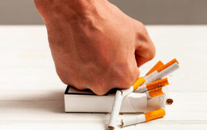 Parar de fumar ainda é a melhor forma de prevenir câncer de bexiga e rim